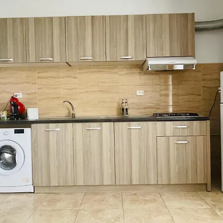 Summerland One Apartment *