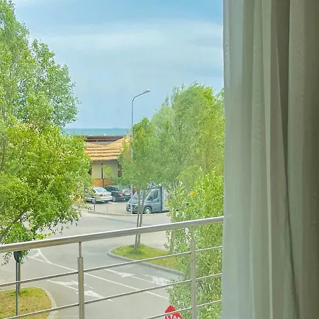 Summerland One Apartment *