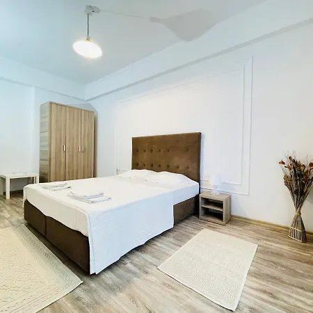Summerland One Apartment *